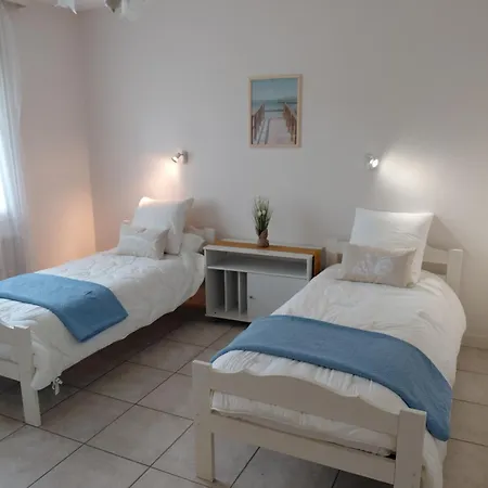 Holiday home Retro Proche Et Centre Royan